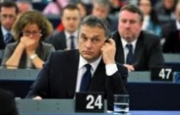 Újabb magyar alkotmánymódosítás: porhintés a világ szemébe