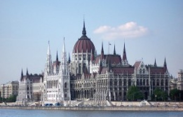 Hungarian Politics In-Depth - 2011. június