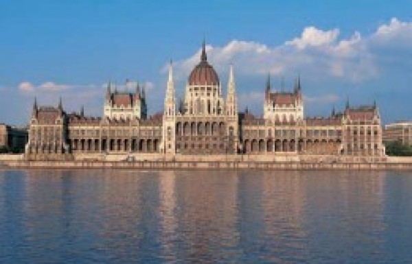 Hungarian Politics In-Depth - 2010. december